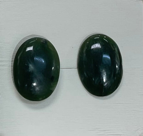 Pounamu studs